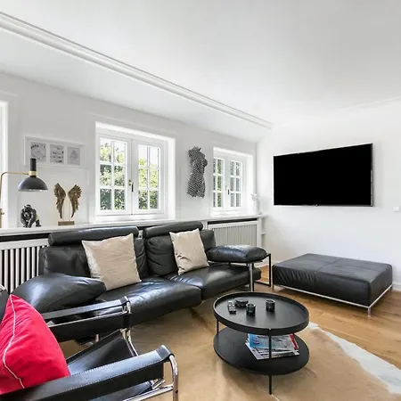 Konstantin Tipkenhues Apartment *