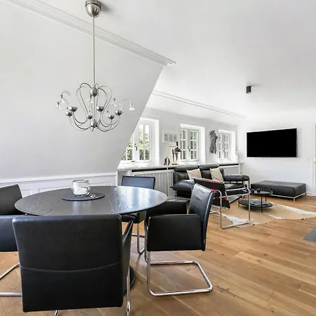 Konstantin Tipkenhues Apartment *