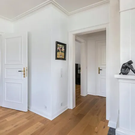 Konstantin Tipkenhues Apartment *