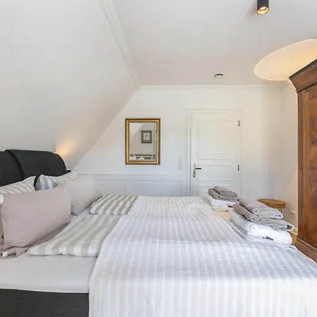 Konstantin Tipkenhues Apartment
